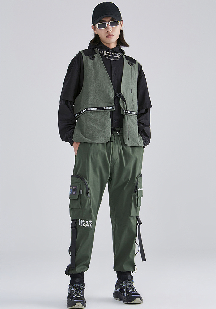 techwear cargo trousers