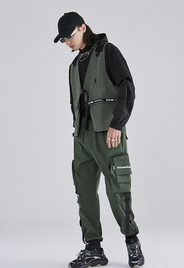 techwear cargo trousers