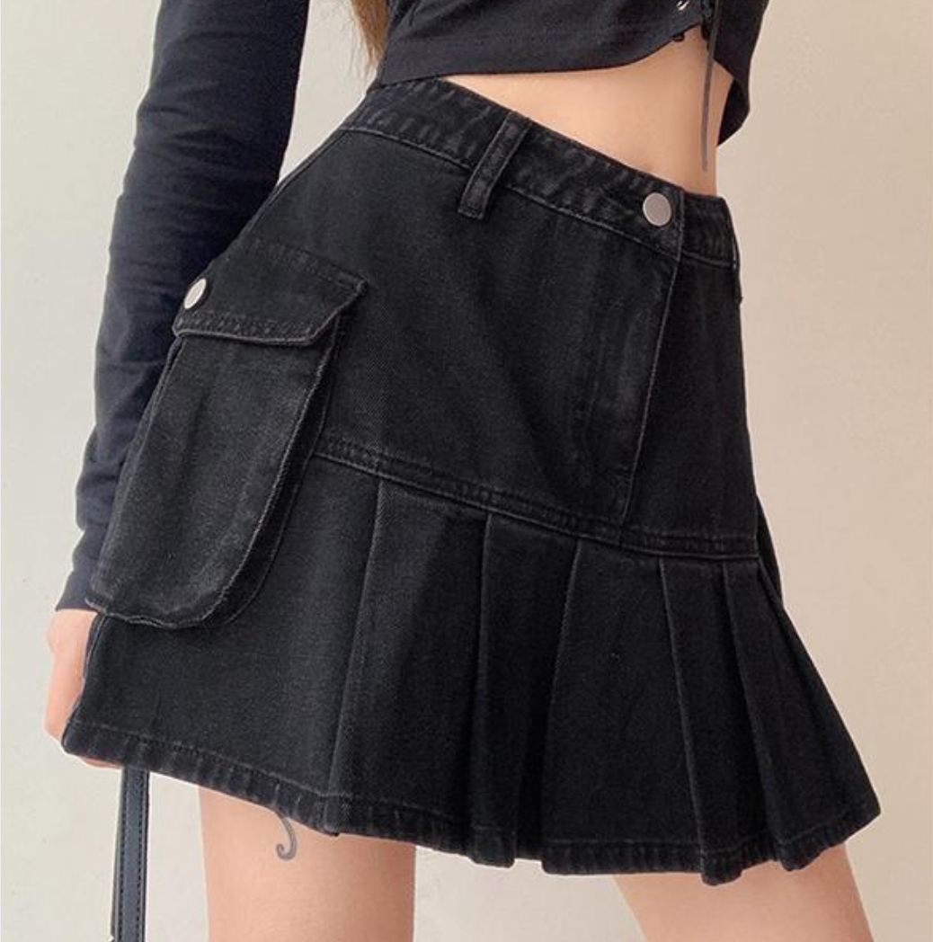 black cargo skirt mini