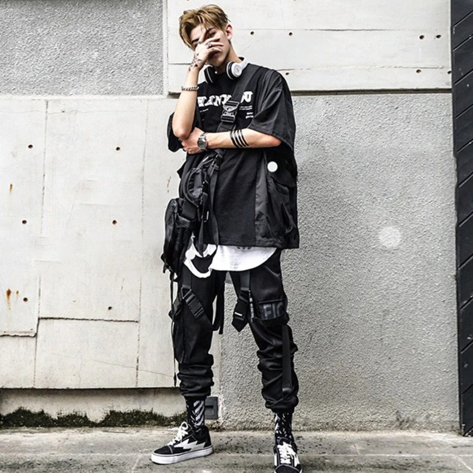 tapered cargo pants techwear